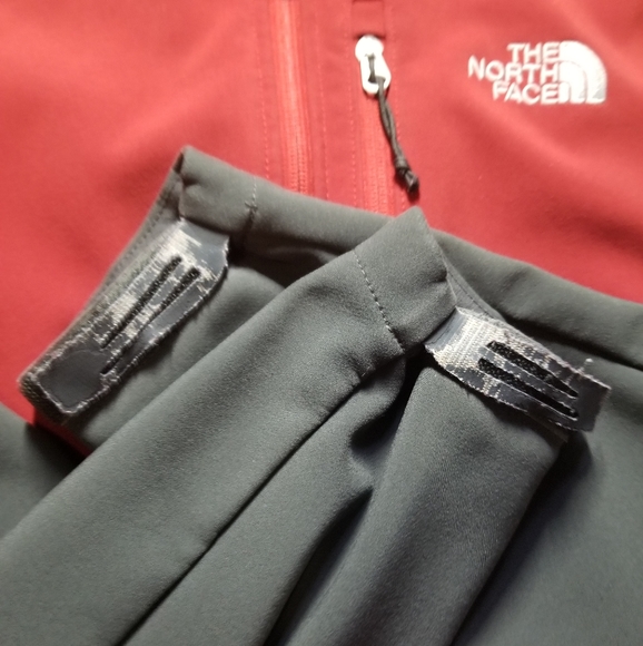 The North Face Fleece Jacket - Picture 3 of 3